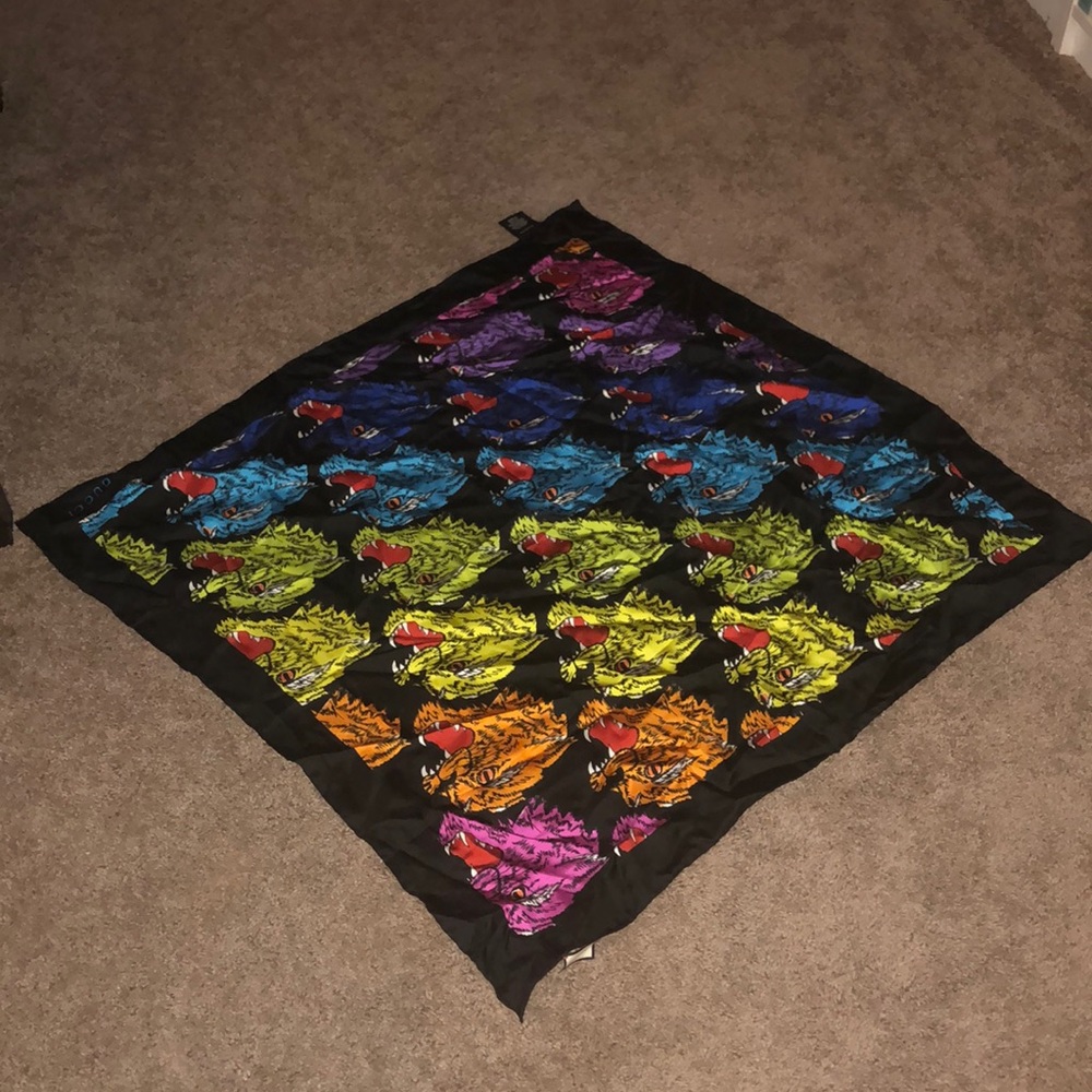 Gucci large scarf